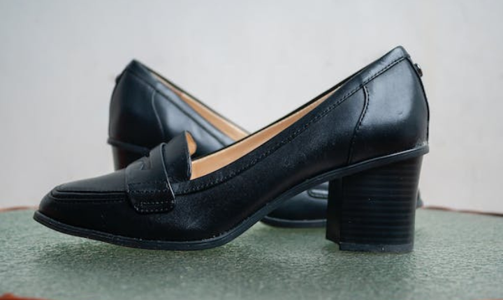 ladies dress pumps shoes Haimao Womens Round Toe Low Heel Kitten Heels Clearance Closed Toe Pumps Wedding Party Shoes Work Heels Beige 7.5(40) With their sleek shine and classic round toe What are Pump Shoes? A