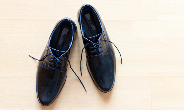 What Color Shoes for Blue Suit: A Guide to Matching Footwear with Your Formal Attire