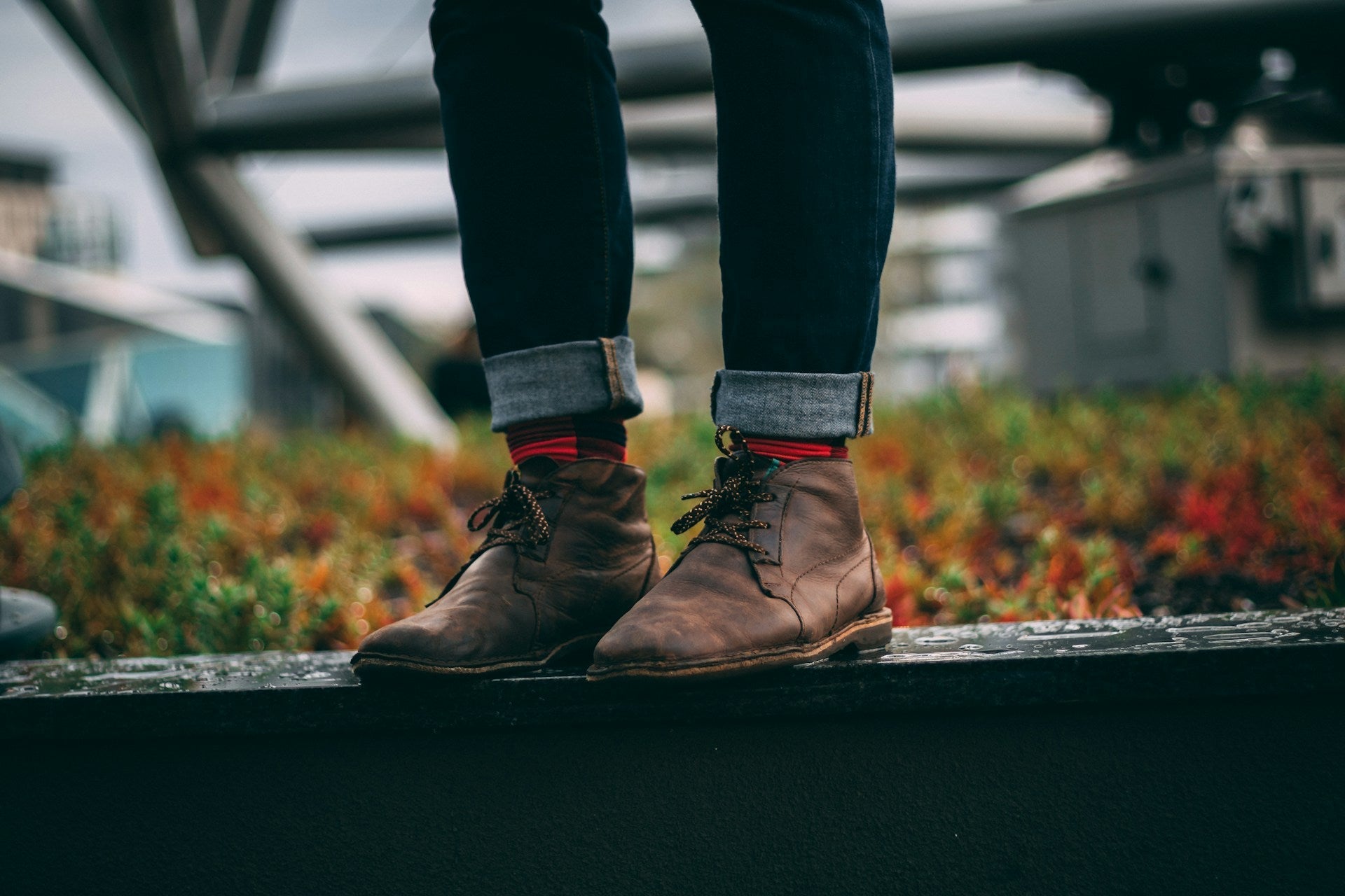 can you wear brown shoes with black pants