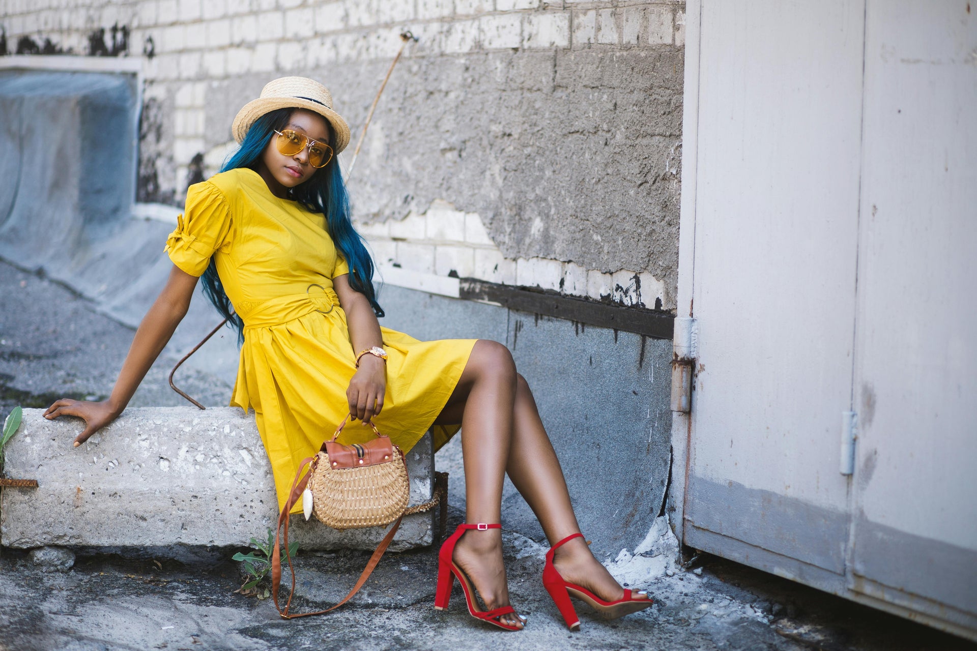 What Color Shoes for a Yellow Dress: Expert Advice Vessi What Color Shoes for a Yellow Dress: Expert Advice Vessi