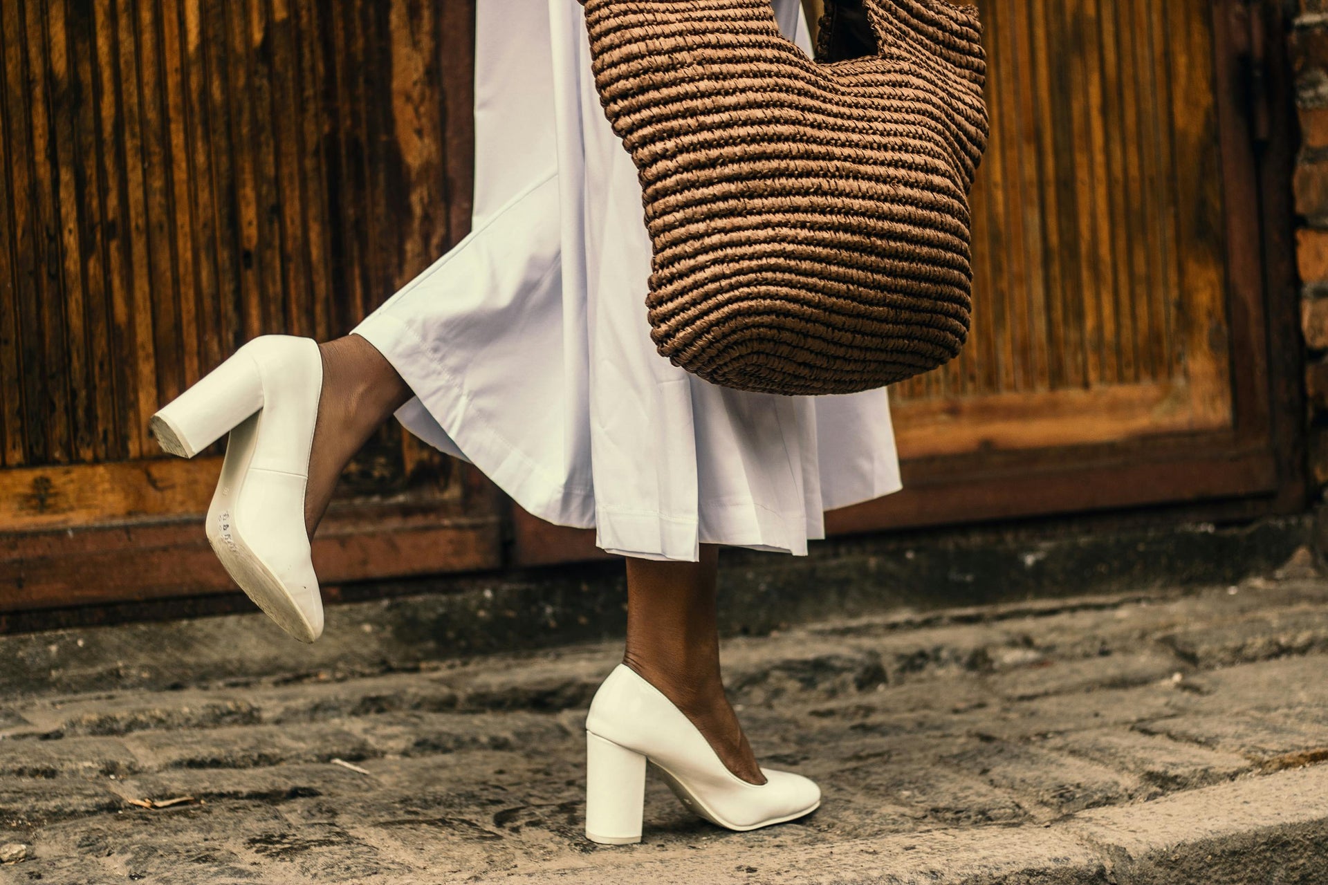 What Color Shoes to Wear with White Dress? Vessi What Color Shoes to Wear with White Dress? Vessi