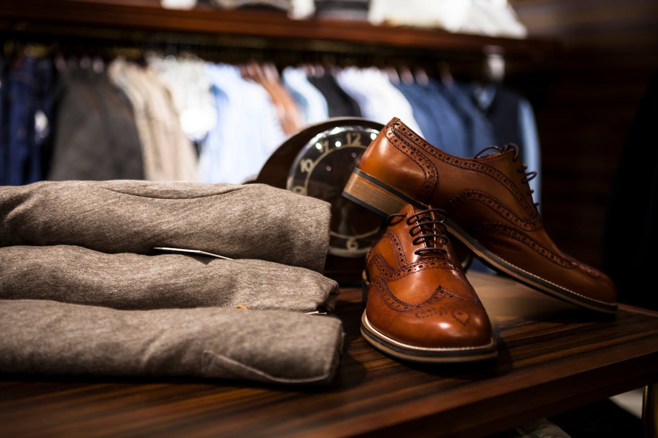 What Color Shoes with Burgundy Dress Outfit: Stylish Pairing Tips for Vessi What Color Shoes with Burgundy Dress Outfit: Stylish Pairing Tips for Vessi