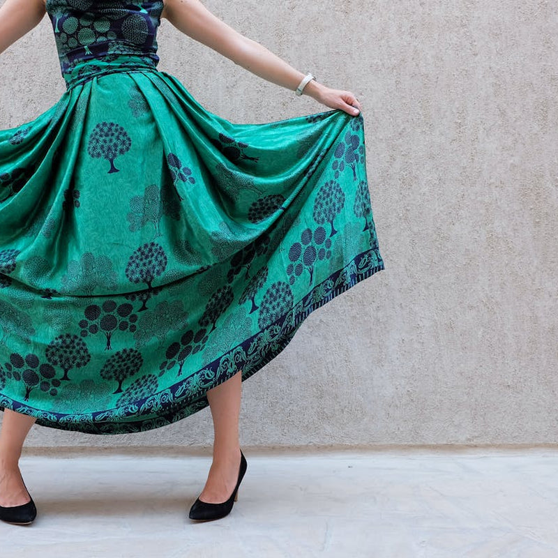what color shoes with green velvet dress Nobody's Child Green Delilah Midi Tea Dress main image 1